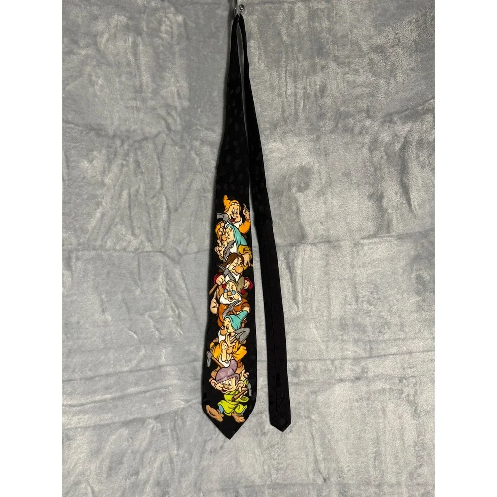 Vintage Disney Mickey Inc Mens 100% Silk Tie Seven Dwarfs Snow White Black‎  NWT